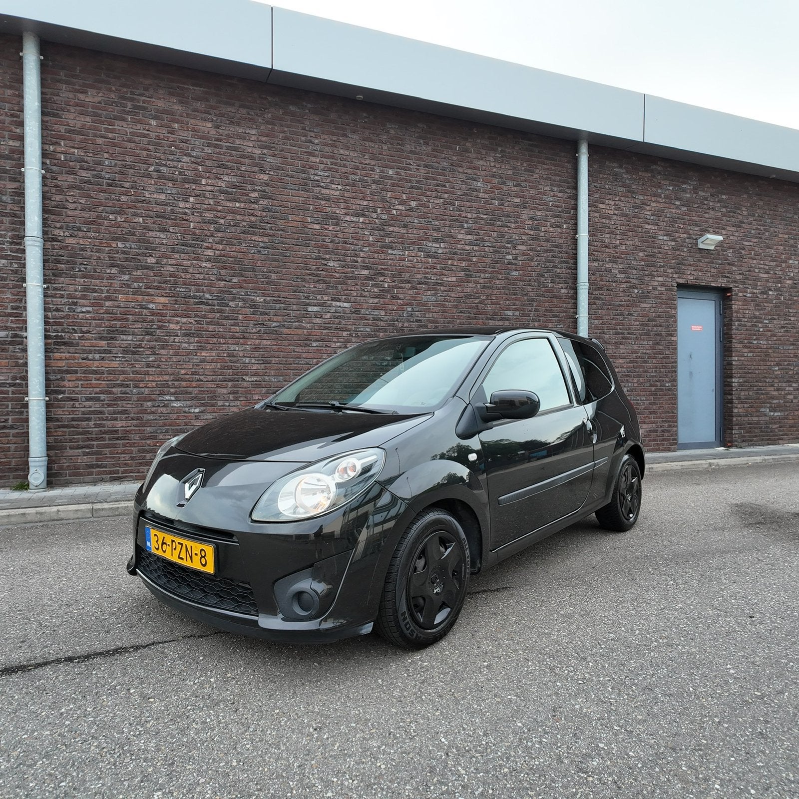 Renault Twingo 1.2 Collection |Airco | NW APK | BlackOnBlack, 74 pk, Zwart, 4 cilinders, 4 stoelen
