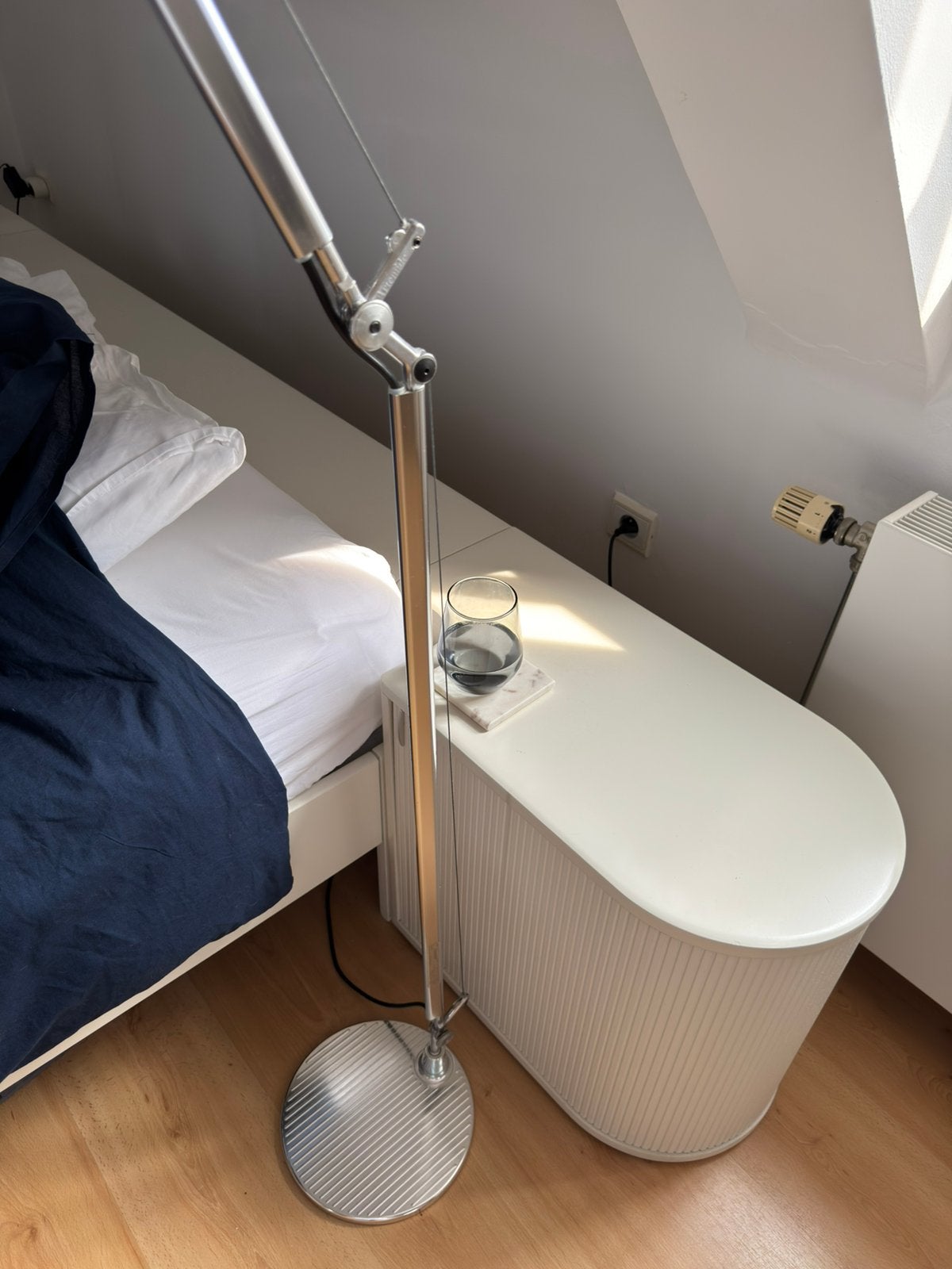 Witte Auping Auronde achterwand met roldeur nachtkastjes, Ophalen, Wit, Tweepersoons, Zo goed als nieuw