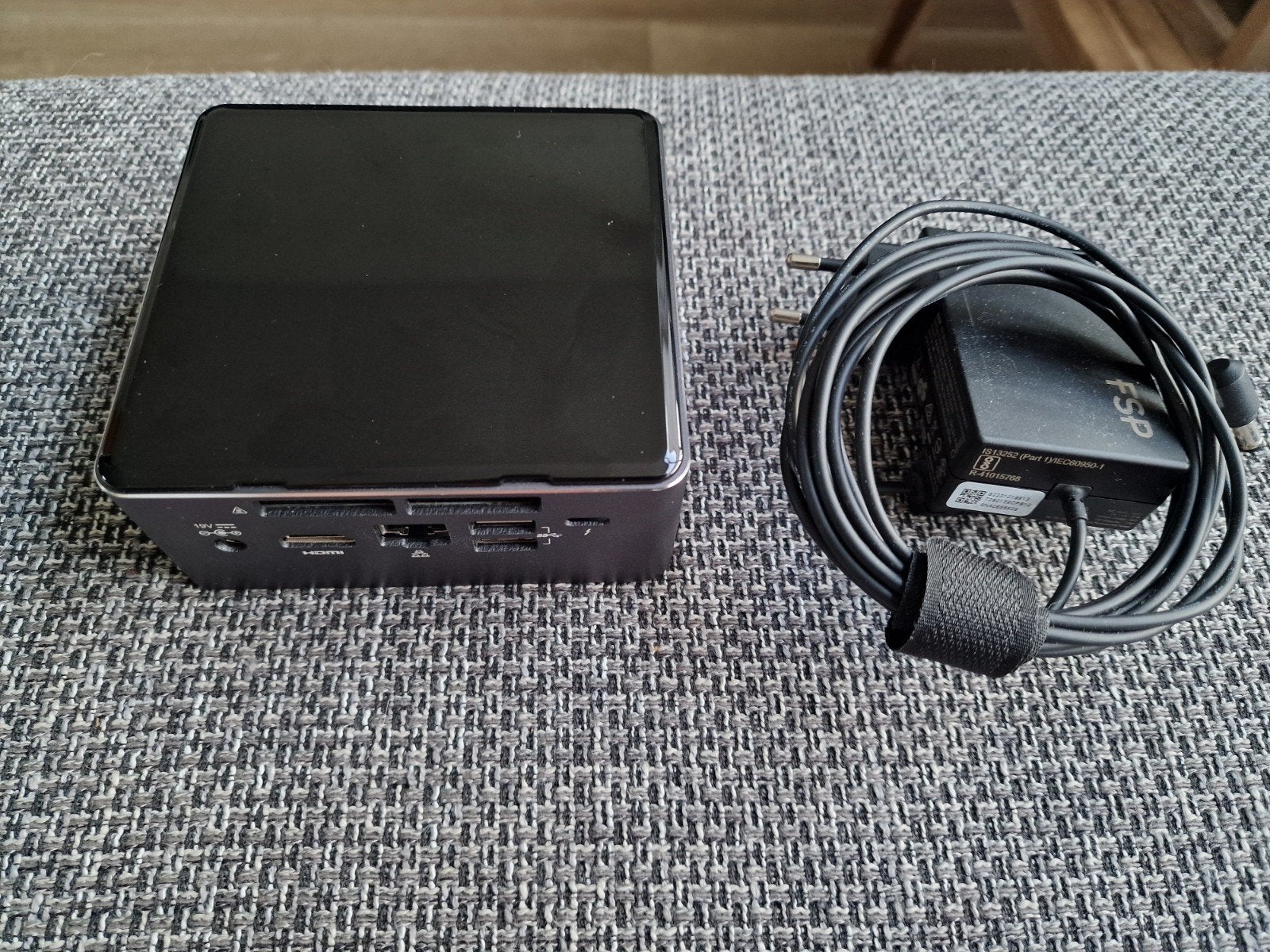Intel NUC NUC7i5BNH - i5 mini-pc met 16GB RAM, Computers en Software, 2 tot 3 Ghz, Intel NUC, Ophalen of Verzenden, Zo goed als nieuw