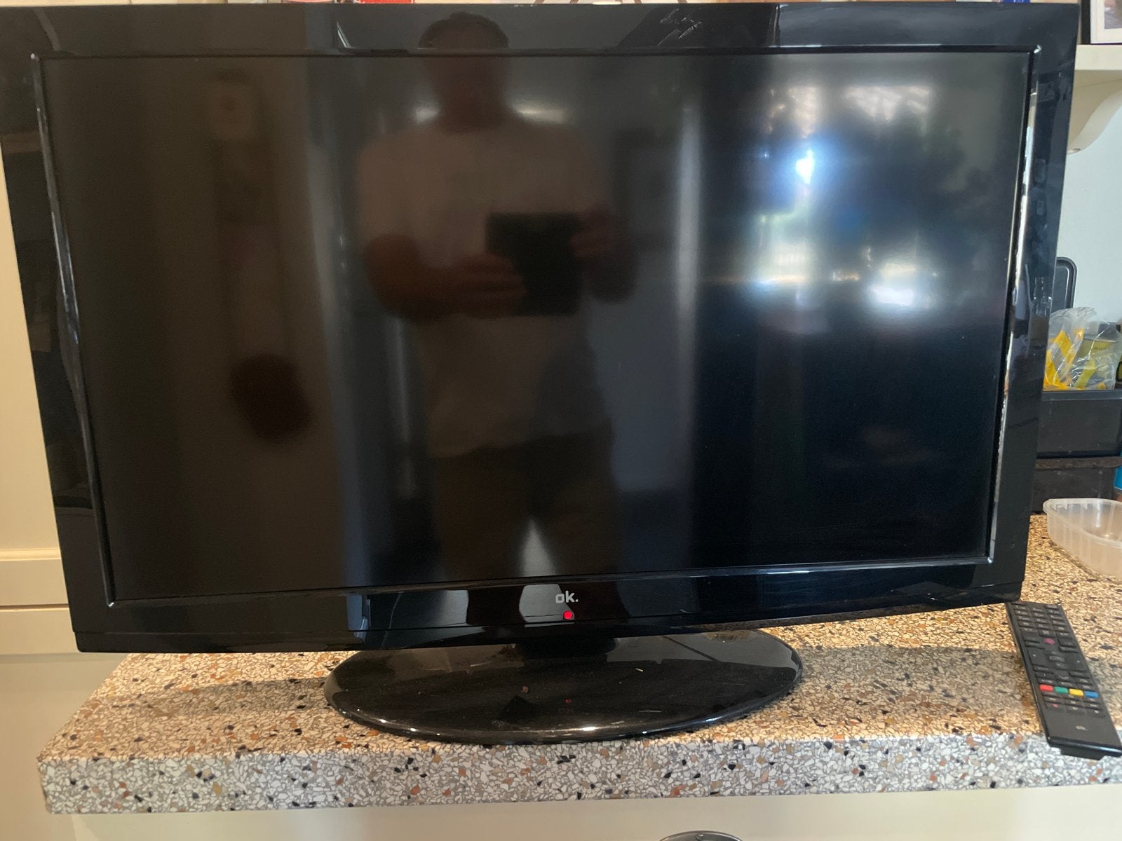 OK. OLE 321-B D4 LED TV met afstandsbediening, 50 Hz, HD Ready (720p), 80 tot 100 cm, Ophalen