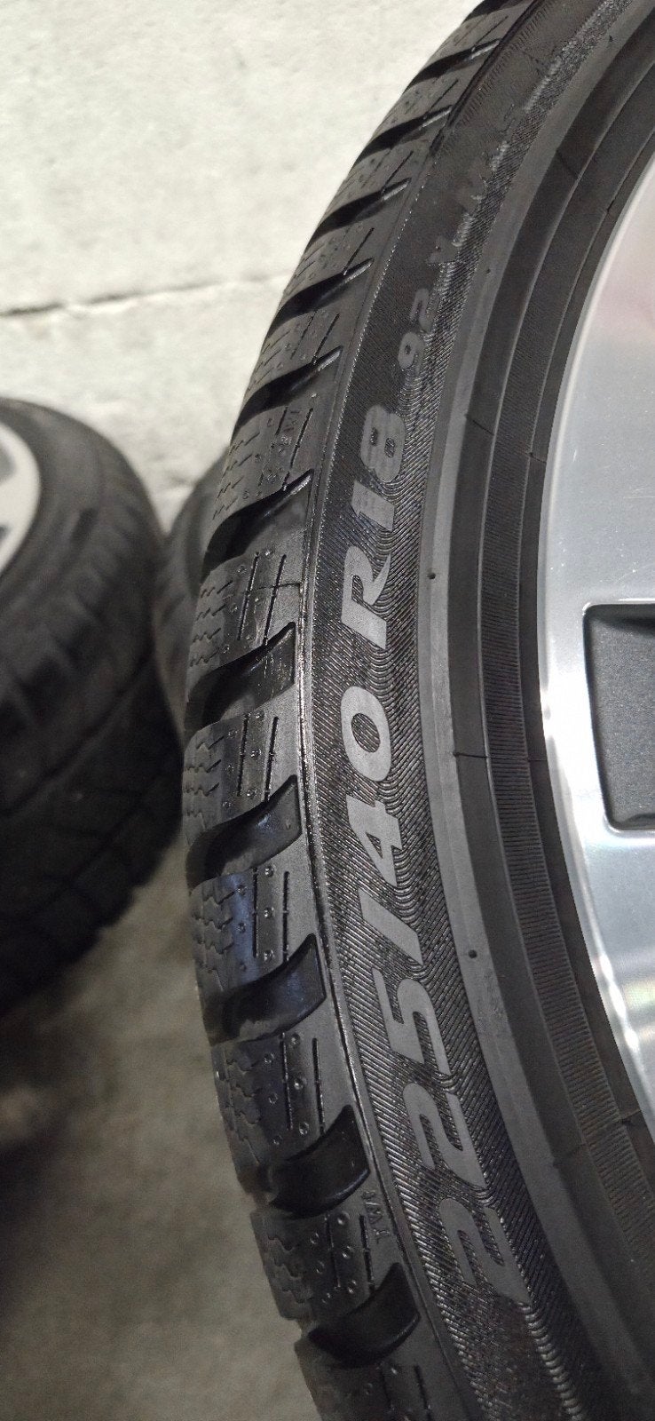 Foto 12 van 18" Audi A3 S3 VW Golf Seat Leon velgen winterbanden zgan