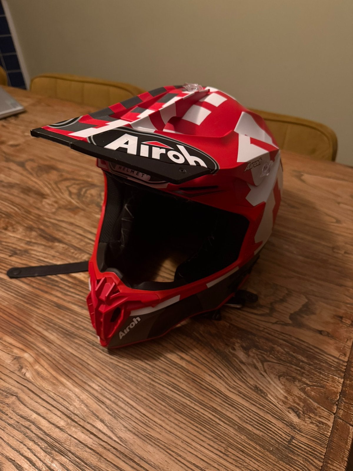 Airoh crosshelm rood met raven bril met magnetische glazen, Overige merken, S, Tweedehands, Heren