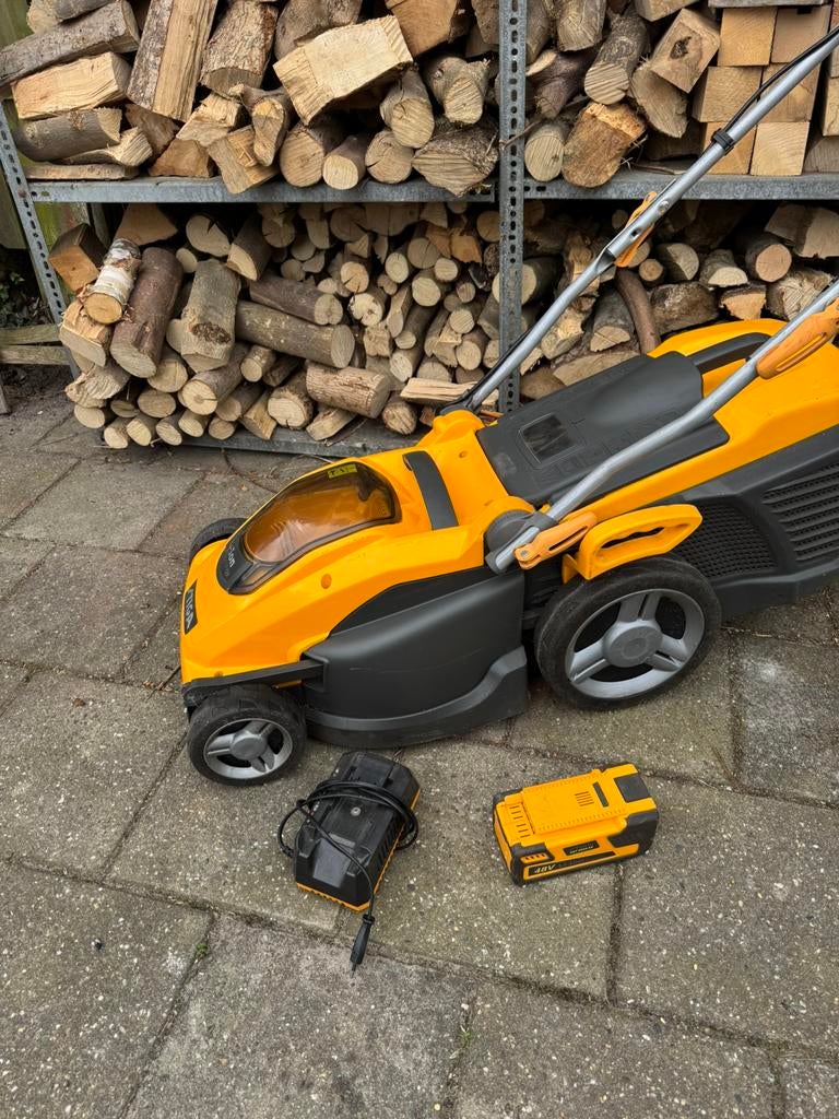 Stiga Combi 40 AE Accumaaier set – 48V – opknapper., Tuin en Terras, Grasmaaiers, Ophalen, Gebruikt, 40 t/m 49 cm, Accu-grasmaaier