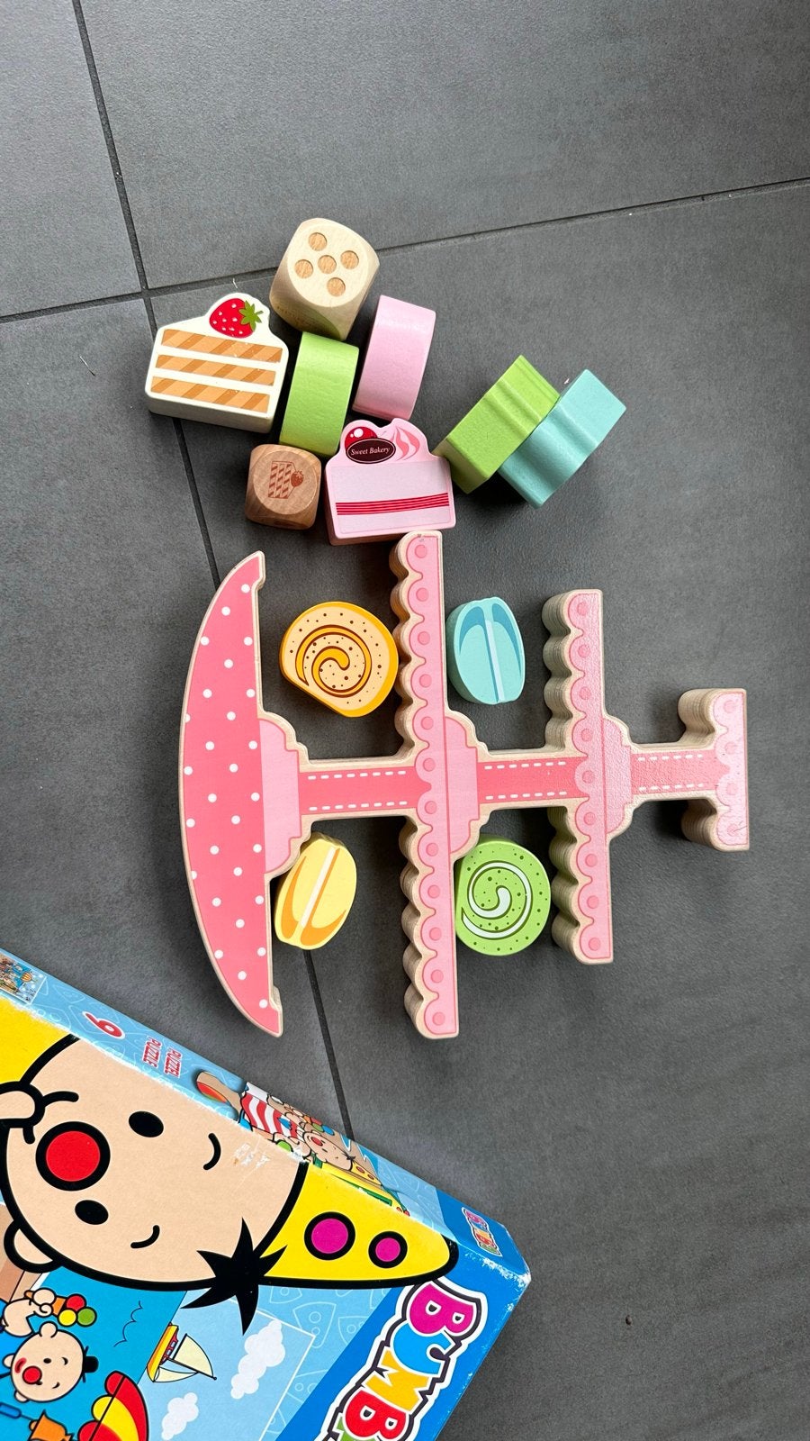 Houten speelgoed set: koffiezetapparaat, puzzels, gebak, Ophalen of Verzenden, Gebruikt, Jongen of Meisje