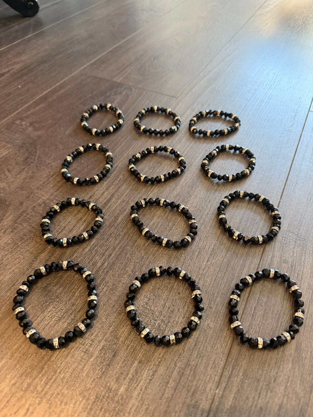 Partij 12 stuks mooie glas armbandjes A32/3, Ophalen of Verzenden, Nieuw, Overige kleuren