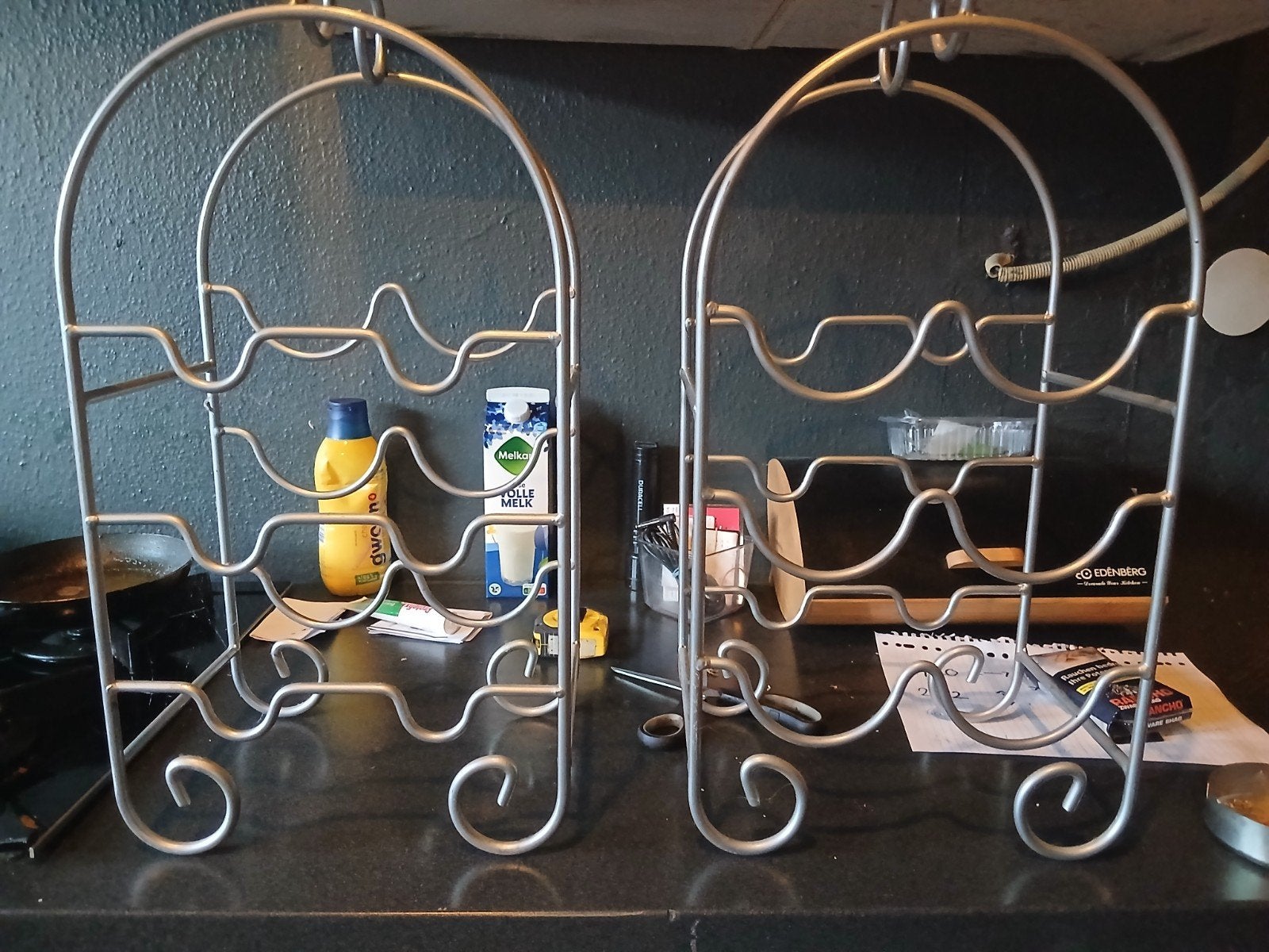 Set van 2 metalen wijnrekken - zilverkleurig, Huis en Inrichting, Ophalen, 50 – 75, Gebruikt, 5 tot 15 flessen