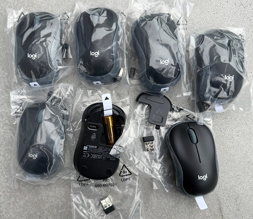 7 Stuks Logitech M185 muis met ontvanger en batterij - NIEUW, Computers en Software, Ophalen, Rechtshandig, Muis, Logitech.