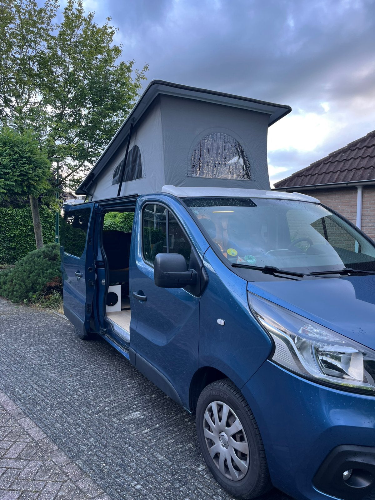 Renault L2 buscamper, 4 pers., professionele inbouw 2025, Overige merken, Chemisch toilet, Particulier, 5 tot 6 meter
