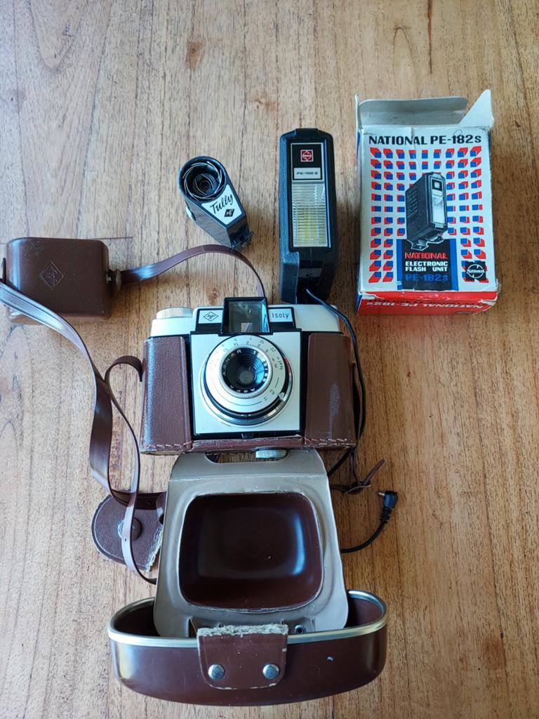 Agfa Isoly 1 fotocamera met lederen tas, Ophalen, Gebruikt, Compact, Overige Merken