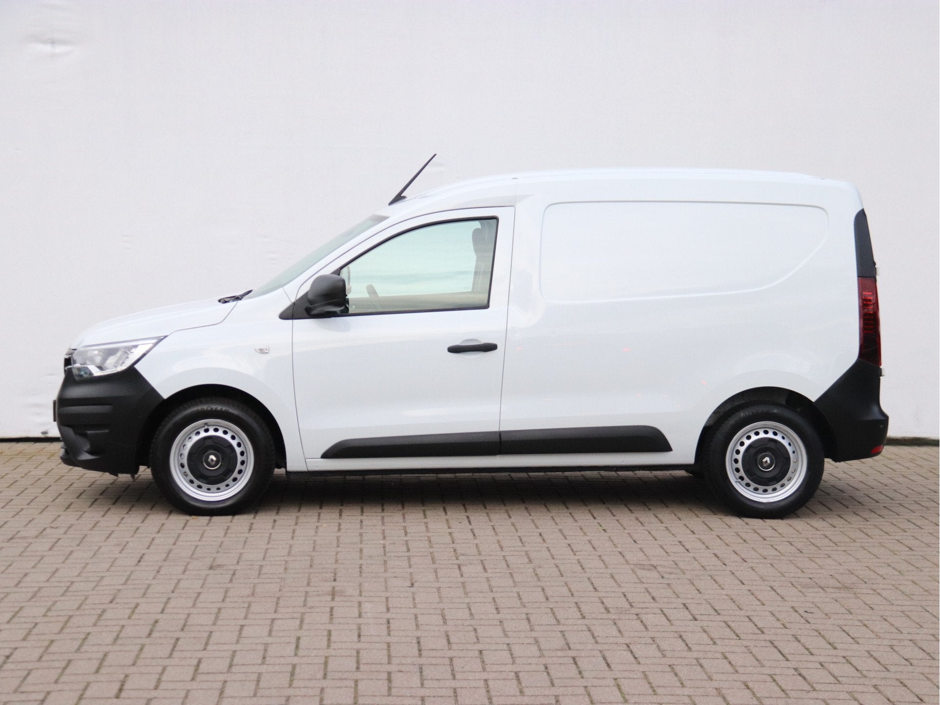 Renault Express 1.5 dCi 95 Comfort + STOELVERW / CAMERA / AL, Voorwielaandrijving, Gebruikt, Zwart, 4 cilinders