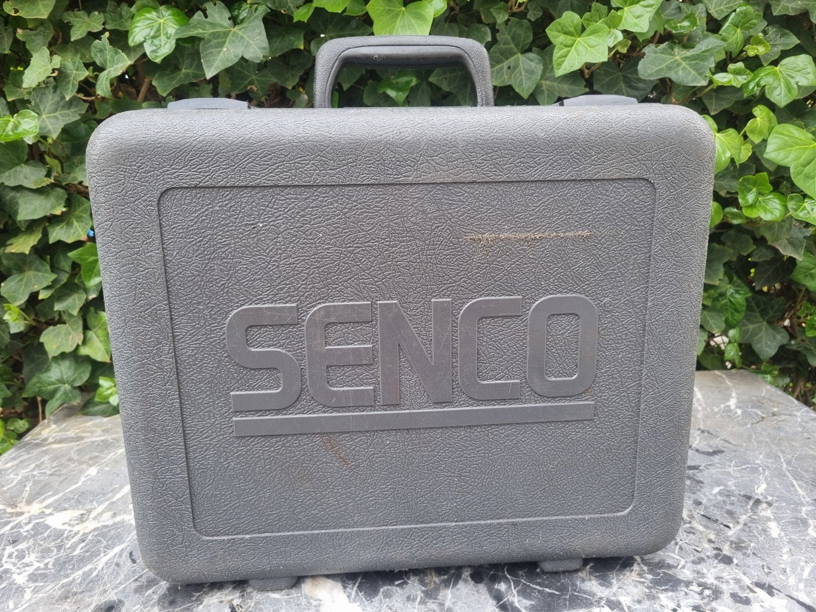 Senco SFN1+ Nailer in koffer, Doe-het-zelf en Verbouw, Gereedschap | Handgereedschap, Ophalen of Verzenden, Gebruikt, Tacker/nietmachine