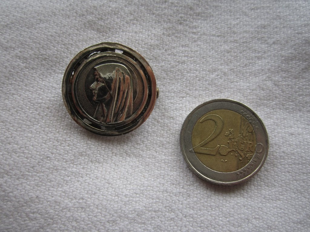 25.  Aparte oude broche, Maria, Frankrijk, Ophalen, Overige materialen, Broche