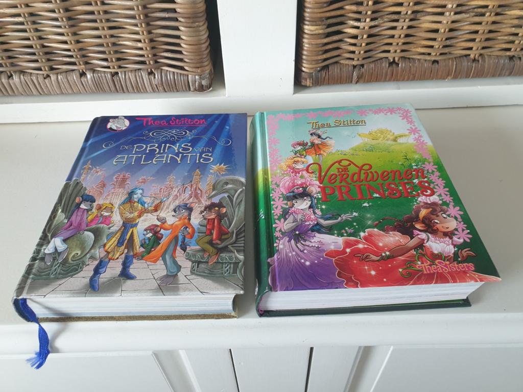 Thea Stilton - 2 boeken, Boeken, Ophalen of Verzenden, Gelezen, Fictie algemeen