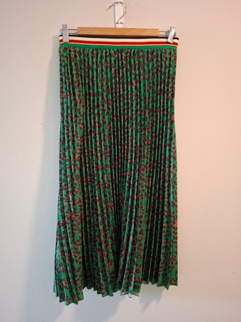 Ambika plissé rok groen met panterprint - One size (M), Kleding | Dames, Rokken, Maat 38/40 (M), Nieuw, Ophalen of Verzenden, Onder de knie