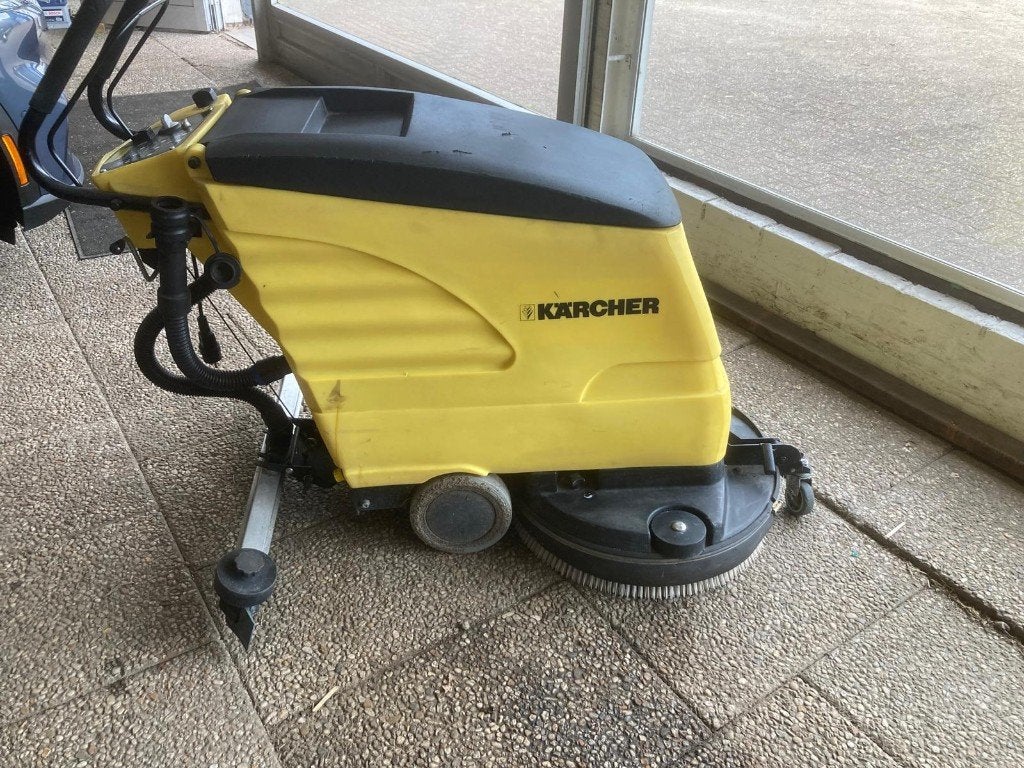 Kärcher zuig-schrob machine, Ophalen, Gebruikt, Schrobmachine