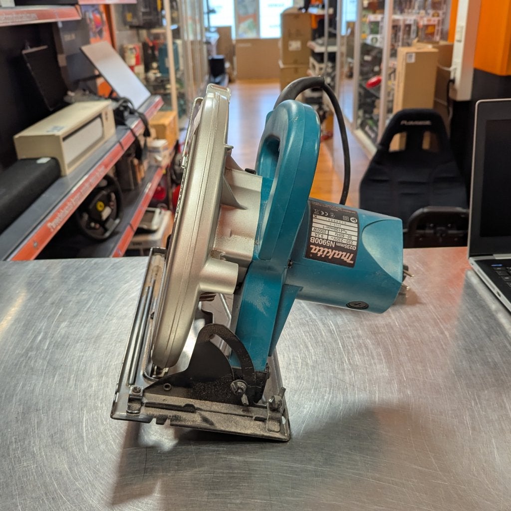 Makita N5900B Cirkelzaag, Makita, Zo goed als nieuw, Support@makita.com, Makita Corporation, 3-11-8, Sumiyoshi-cho, 
Anjo, Aichi 446-8502
Japan