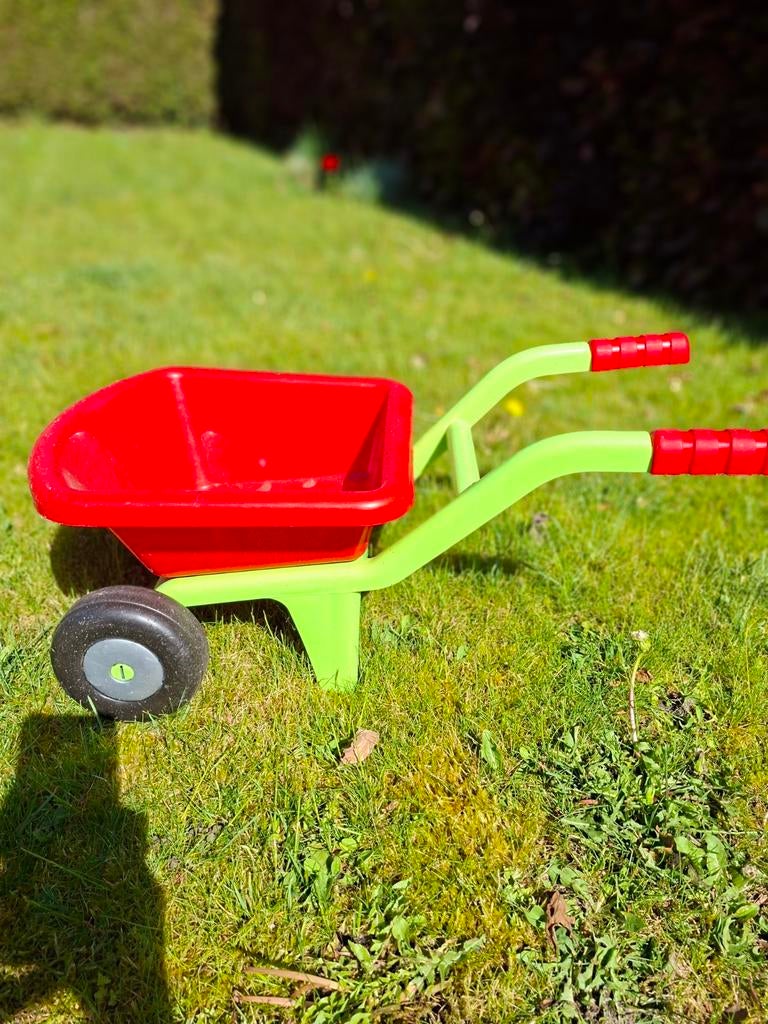 Gebruikte kruiwagen voor kinderen - rood/groen, Kinderen en Baby's, Speelgoed | Buiten | Los speelgoed, Ophalen of Verzenden, Gebruikt
