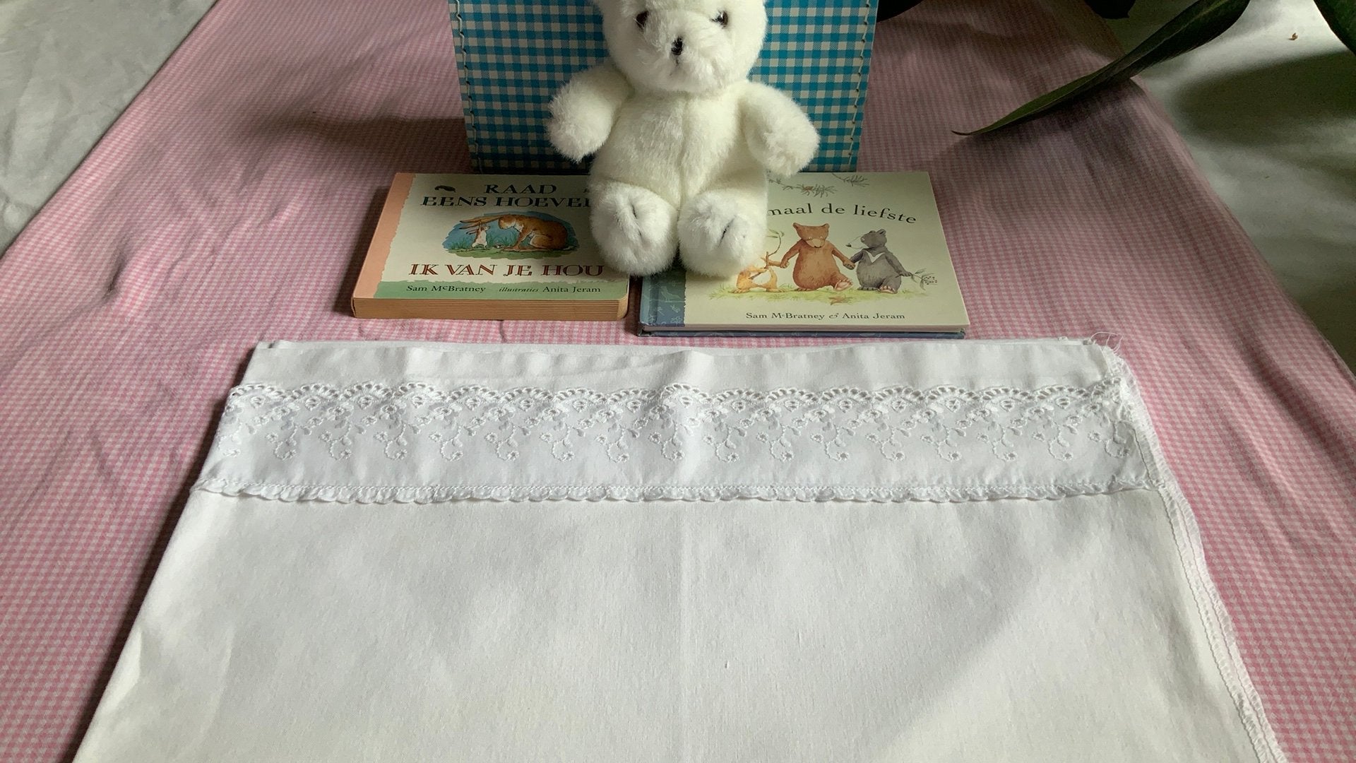 Wit katoenen kinderledikant laken met broderierand/150x88cm., Gebruikt, Jongetje of Meisje, Wit, Overige typen