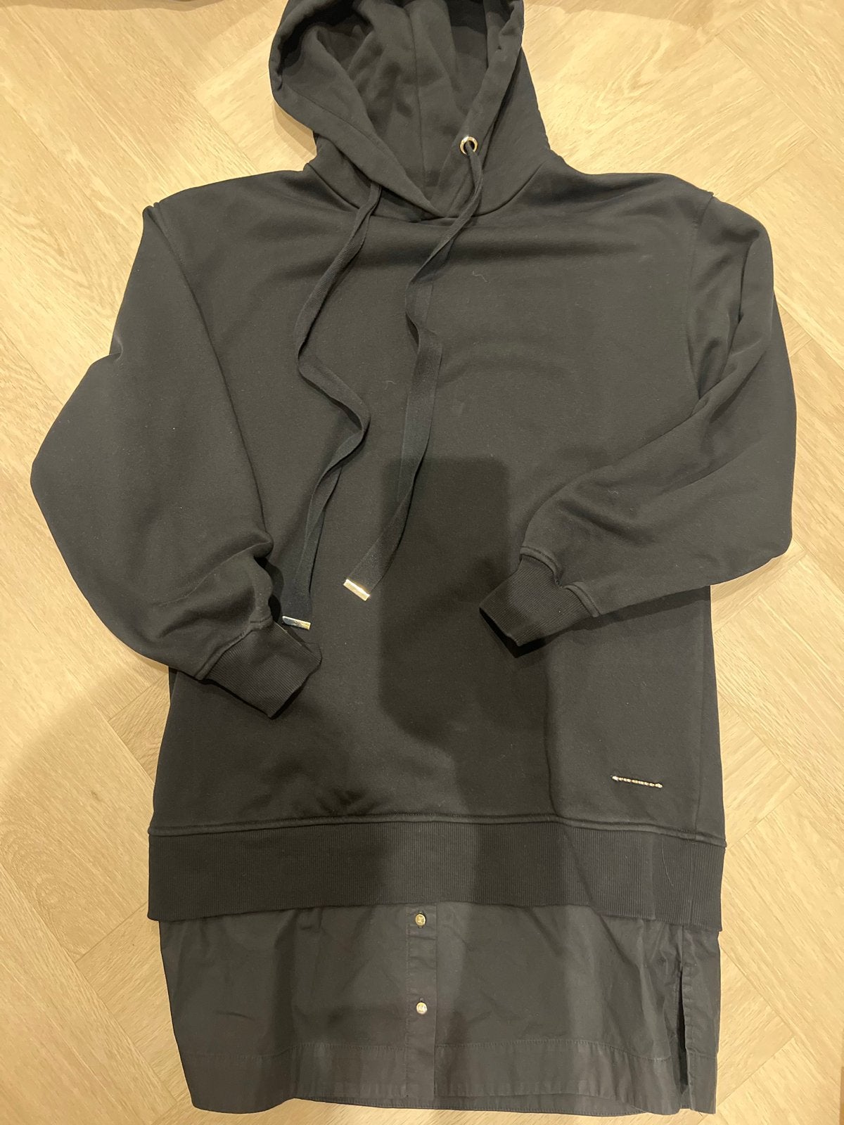 Nikkie hoodie jurk, Ophalen of Verzenden, Zo goed als nieuw, Maat 38/40 (M), Zwart