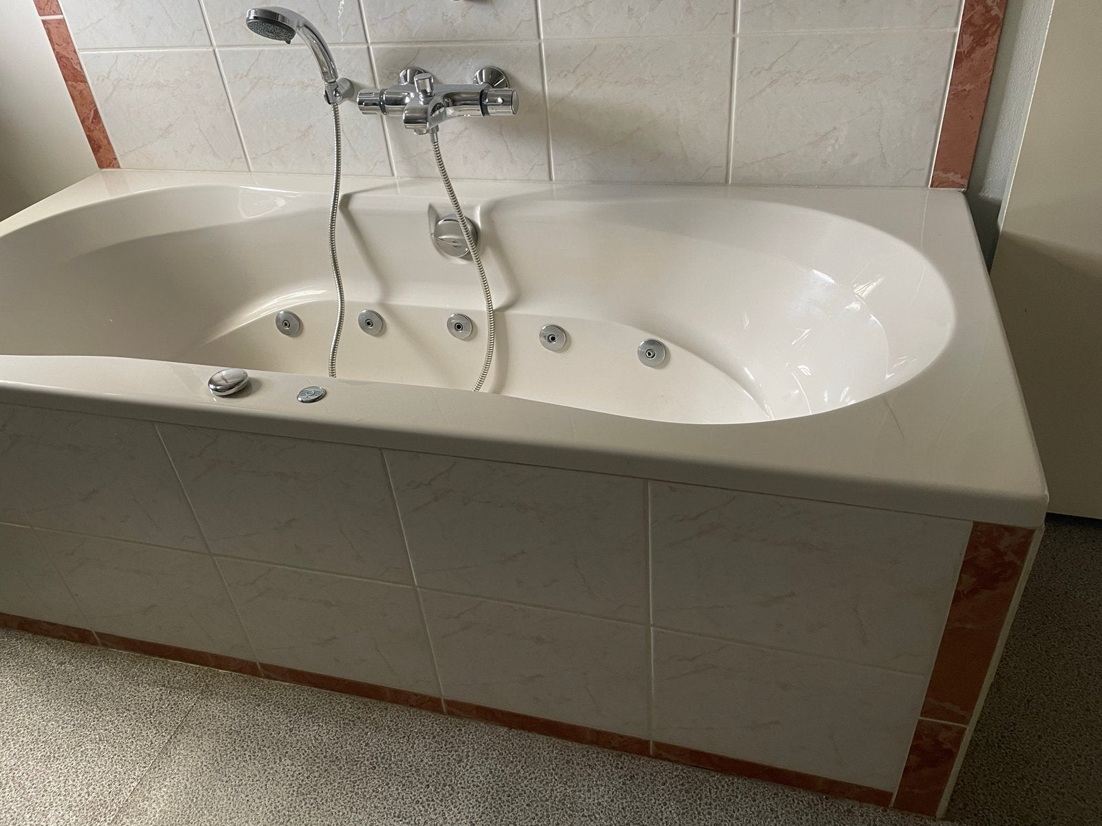Gebruikt bubbelbad met kraan en douchekop, Ophalen, Gebruikt, Chroom, Bad