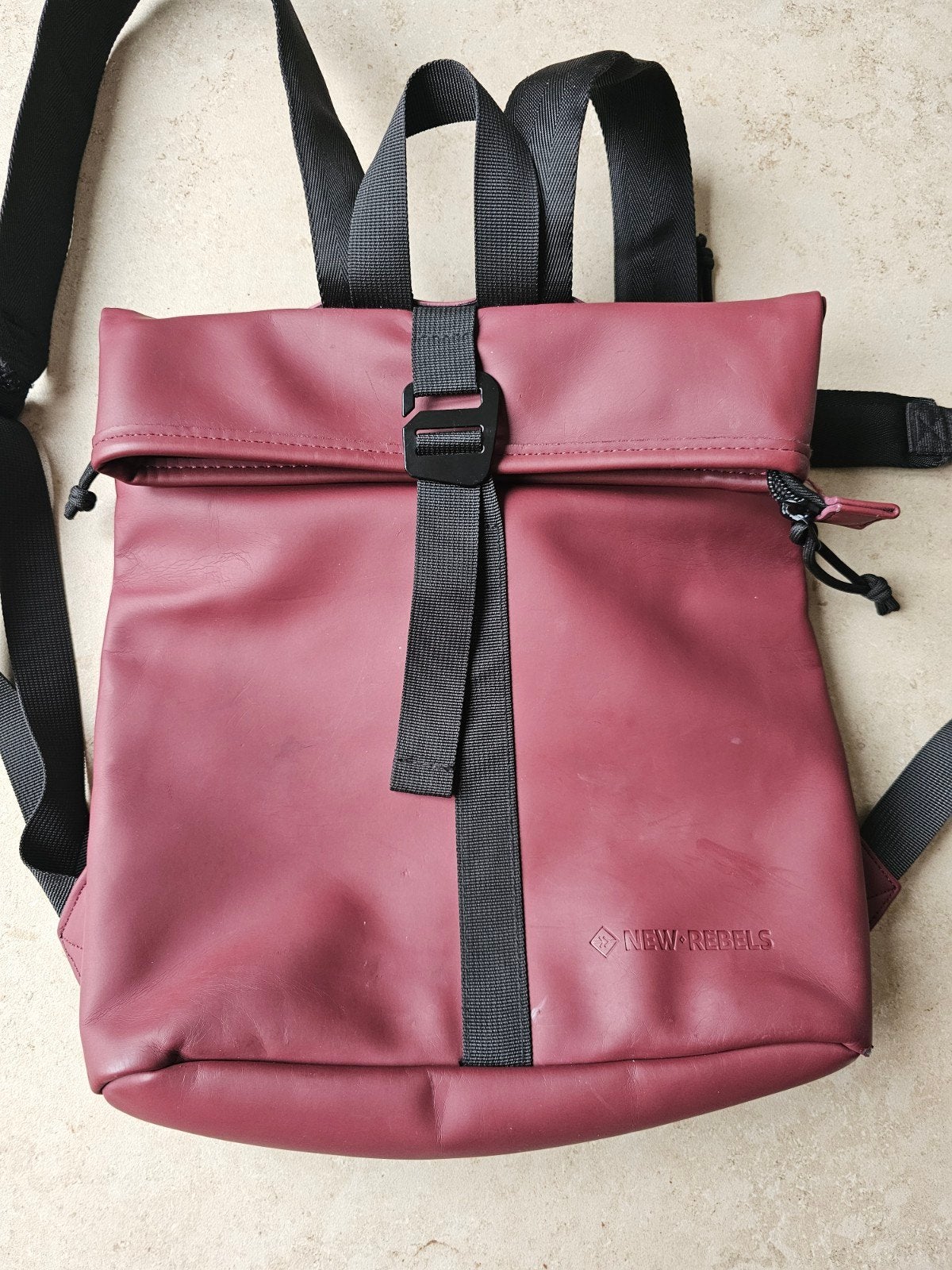 New Rebels Rugtas - Stijlvol en Praktisch, Sieraden, Tassen en Uiterlijk, Tassen | Rugtassen, Gebruikt, 25 tot 40 cm, Ophalen of Verzenden