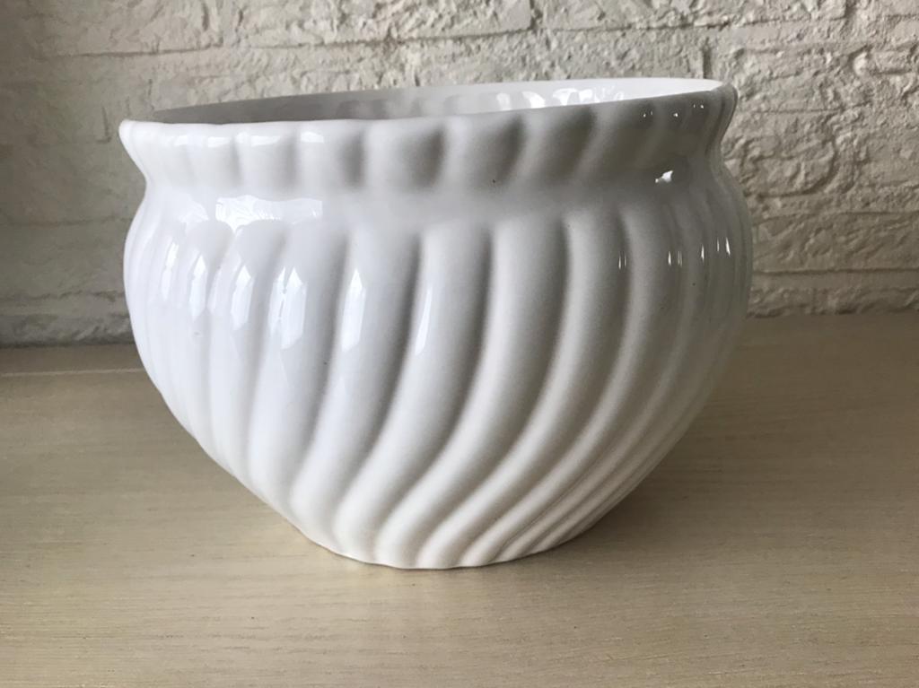 Grote BLOEMPOT wit met brede ribbel….27cm, Ophalen, Rond, Binnen, Zo goed als nieuw