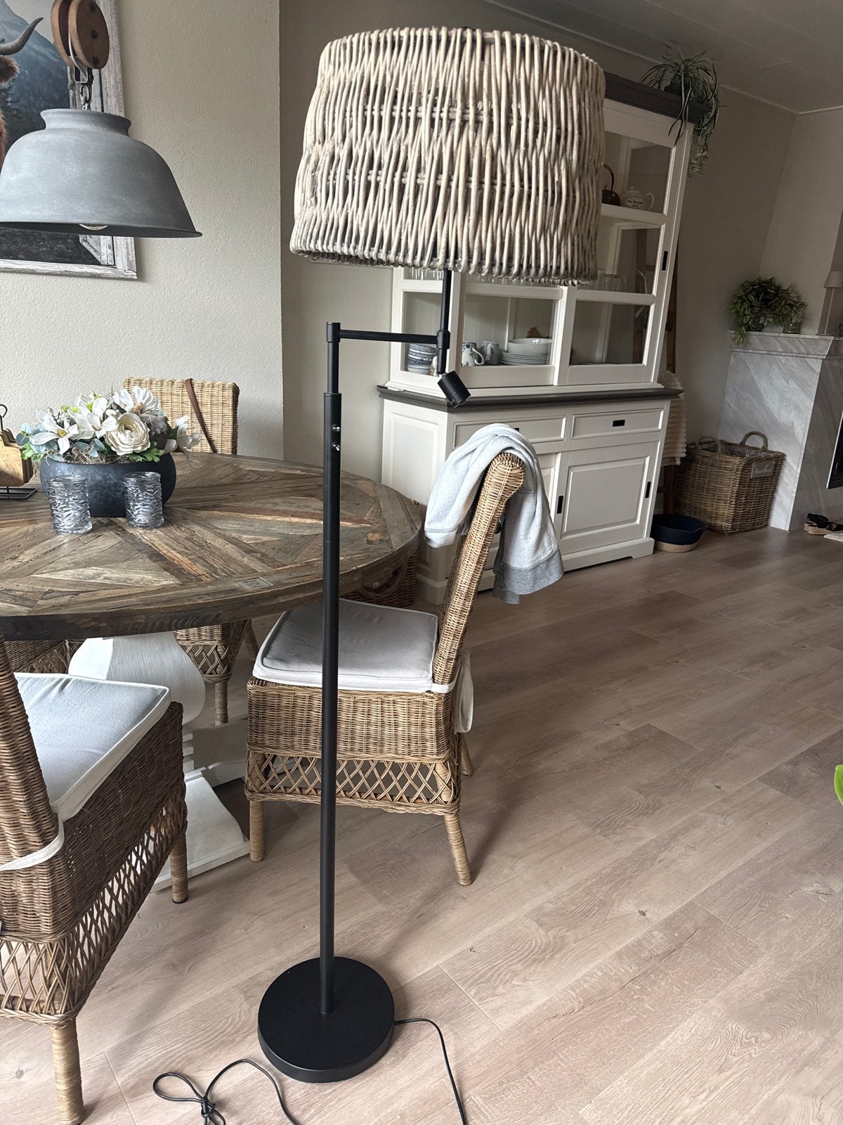 Staande lamp met rieten kap, Ophalen, Zo goed als nieuw, Metaal, 150 tot 200 cm