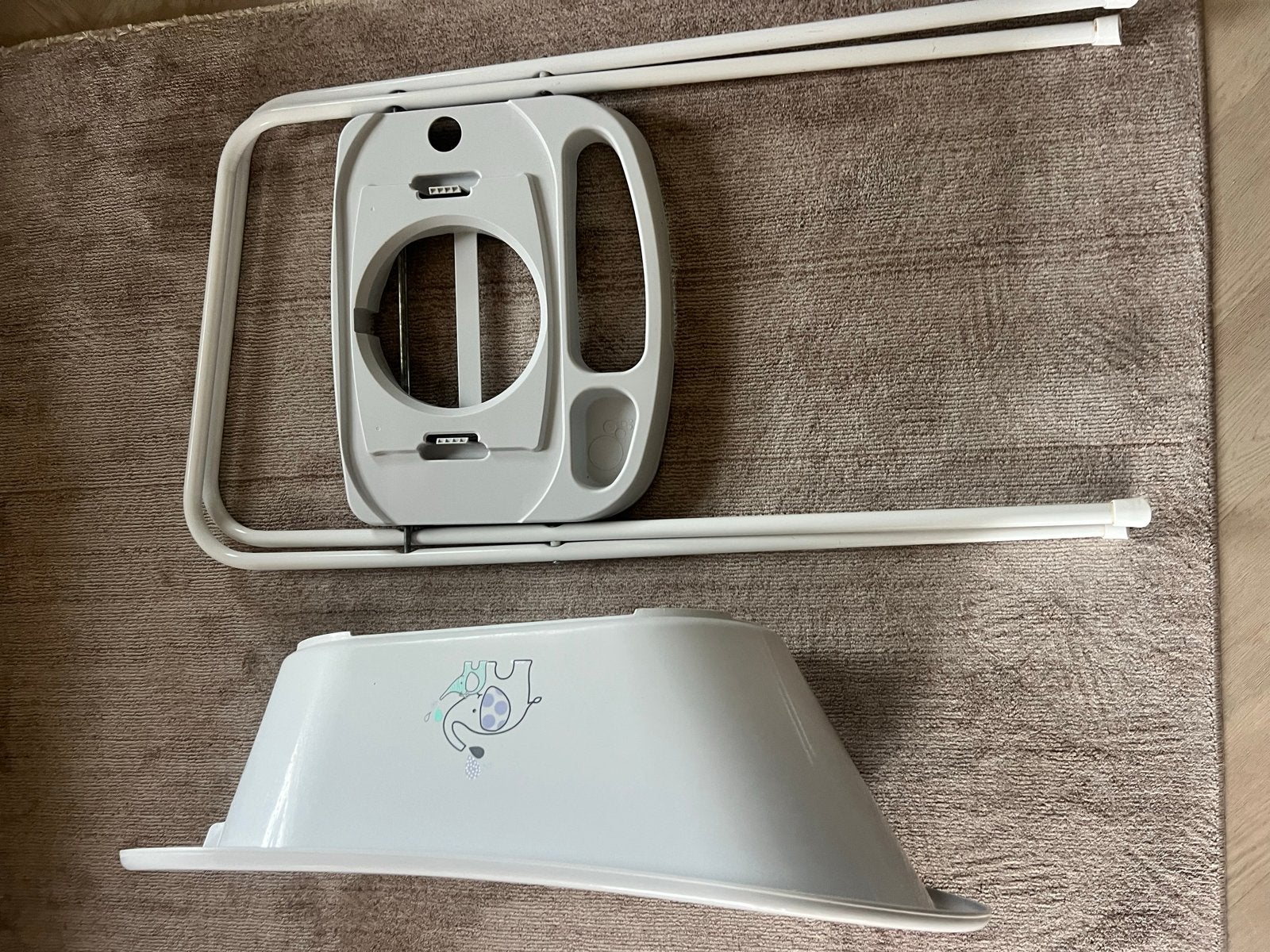 Bébé-jou babybadje met standaard en olifantje, Kinderen en Baby's, Badjes en Verzorging, Ophalen, Zo goed als nieuw, Badje, Bébé-jou
