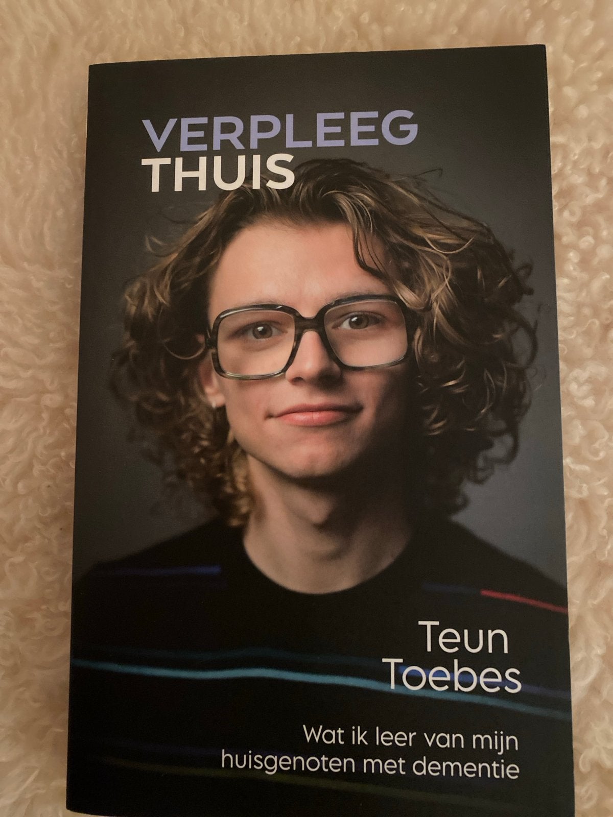 VerpleegThuis - Teun Toebes (Boek over dementie), Ophalen of Verzenden, Zo goed als nieuw, Overige typen