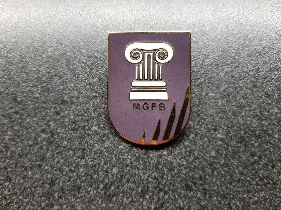 MGFB  - Borst insigne  dames -  37x27 mm./ Nederland, Ophalen of Verzenden, Landmacht, Nederland, Embleem of Badge