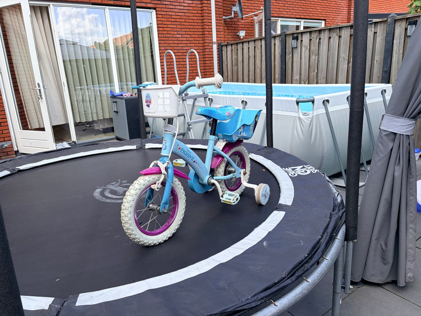 Disney Frozen kinderfiets met zijwieltjes, Ophalen, Zijwieltjes, Gebruikt, Velgrem