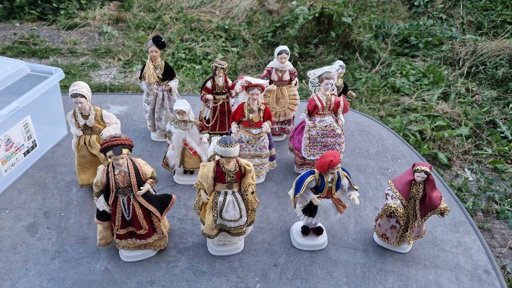 Griekse poppen / keramiek & stof / danspoppen, Verzamelen, Poppen, Ophalen of Verzenden, Nieuw, Pop
