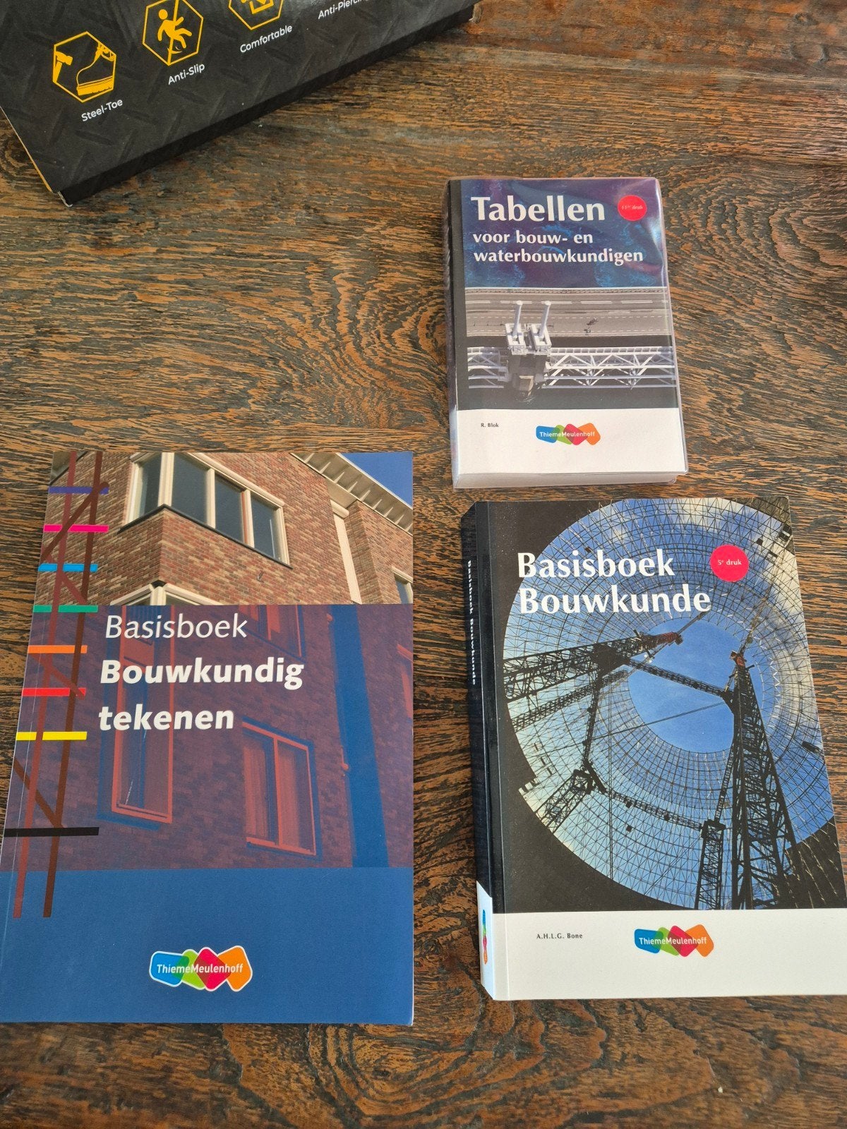 3 bouwkunde boeken 1ste jaar. Werkschoenen 38, Verzenden, Beta, Zo goed als nieuw, HBO