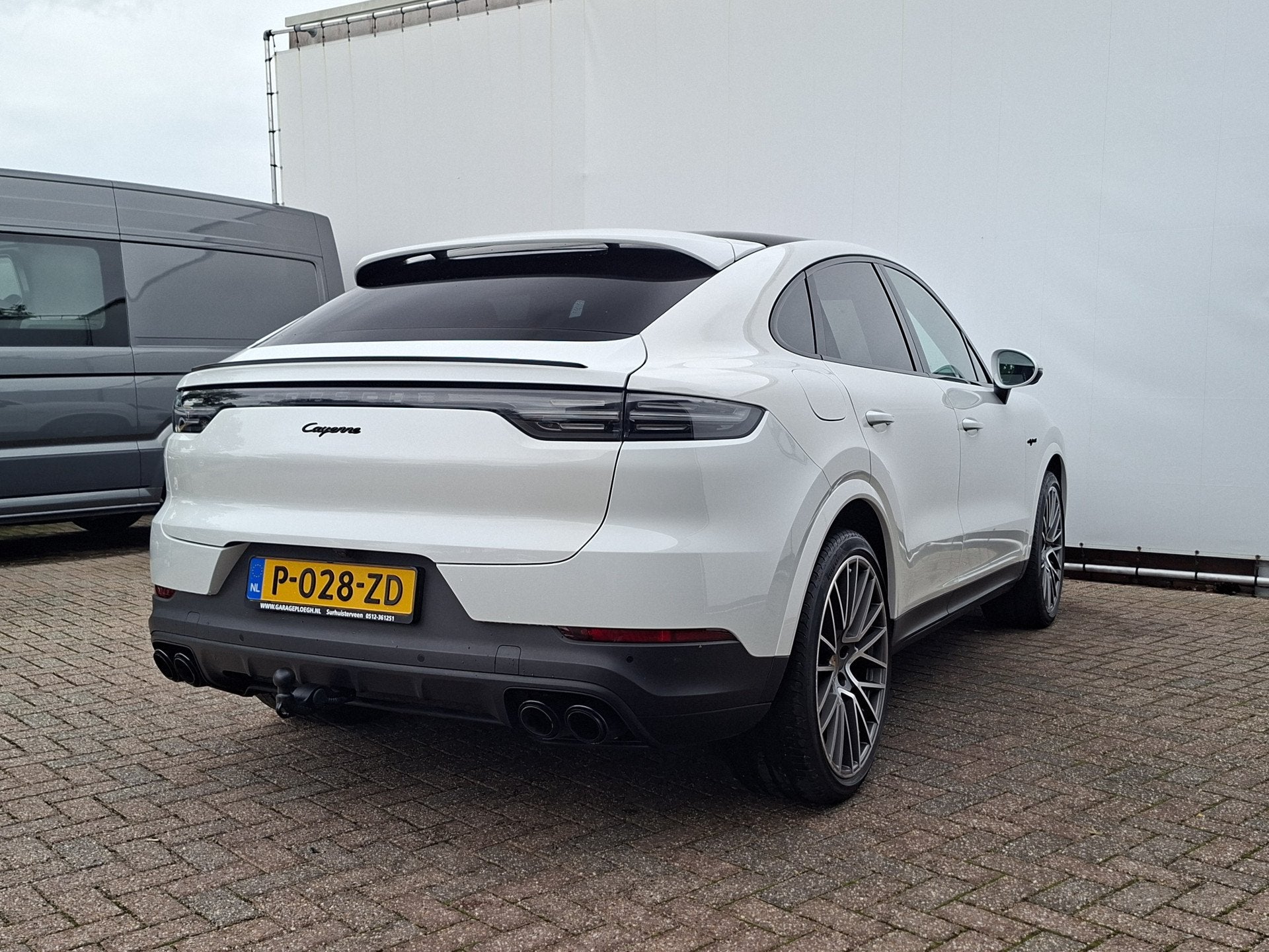 Foto 15 van Porsche Cayenne Coupé 3.0 E-Hybrid Pano Trekhaak(3500) 360