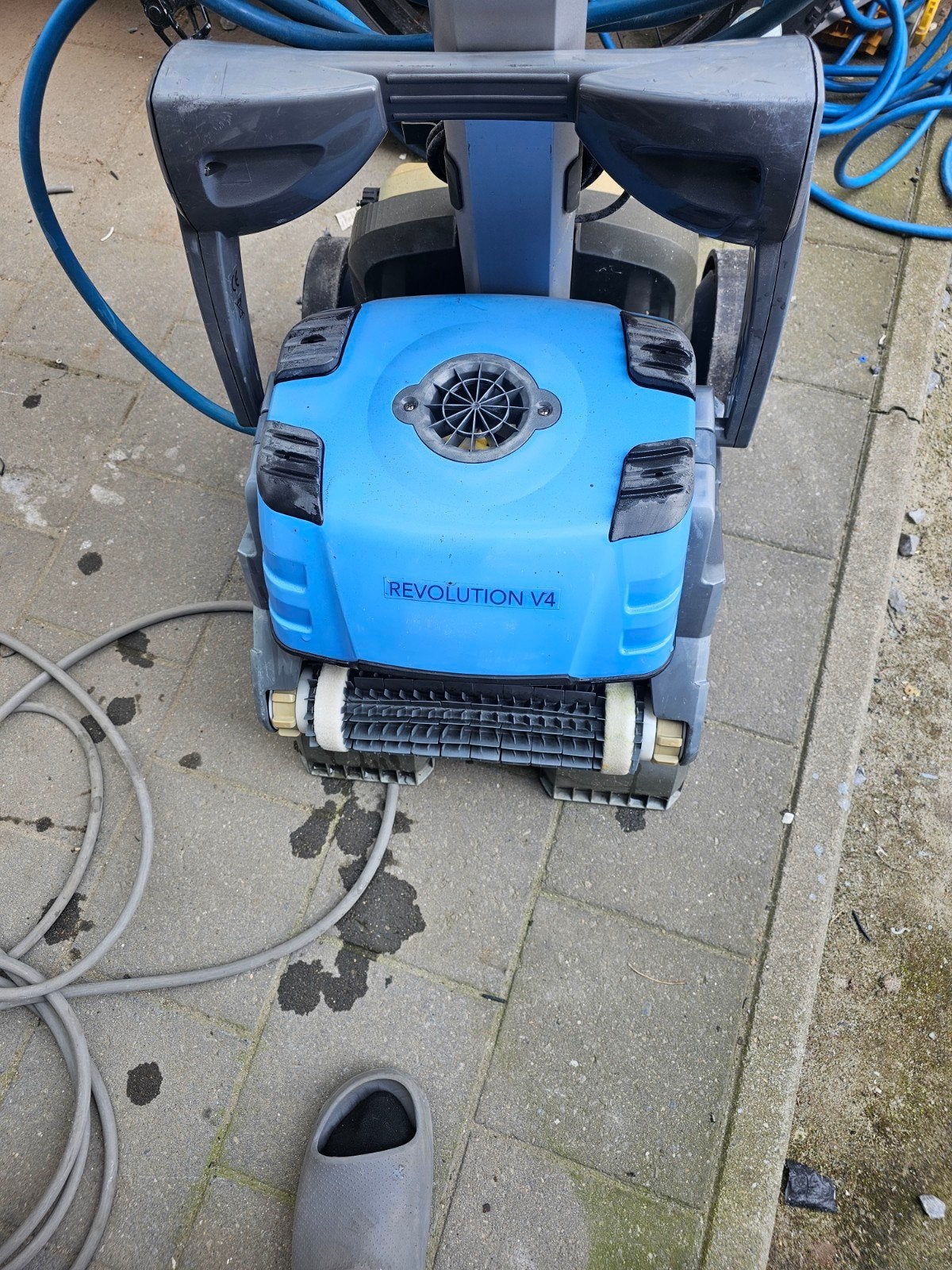 Zwembadrobot doet bodem en wanden
Ophalen belgie limburg ber, Ophalen, Gebruikt