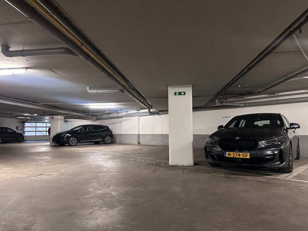 Eindhoven centrum/Rochusbuurt ondergrondse parkeerplaats, Huizen en Kamers, Garages en Parkeerplaatsen, Noord-Brabant
