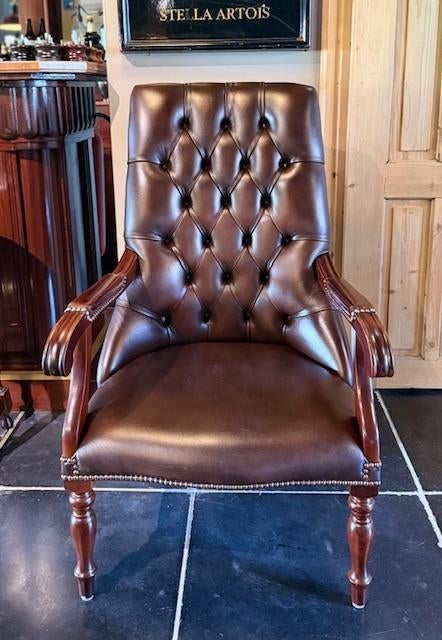 Chesterfield Library Chair, Huis en Inrichting, Fauteuils, Ophalen, Gebruikt, Springvale, Minder dan 75 cm