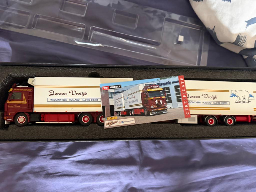Wsi Jeroen vrolijk, Hobby en Vrije tijd, Modelauto's | 1:50, Ophalen of Verzenden, Zo goed als nieuw, Bus of Vrachtwagen