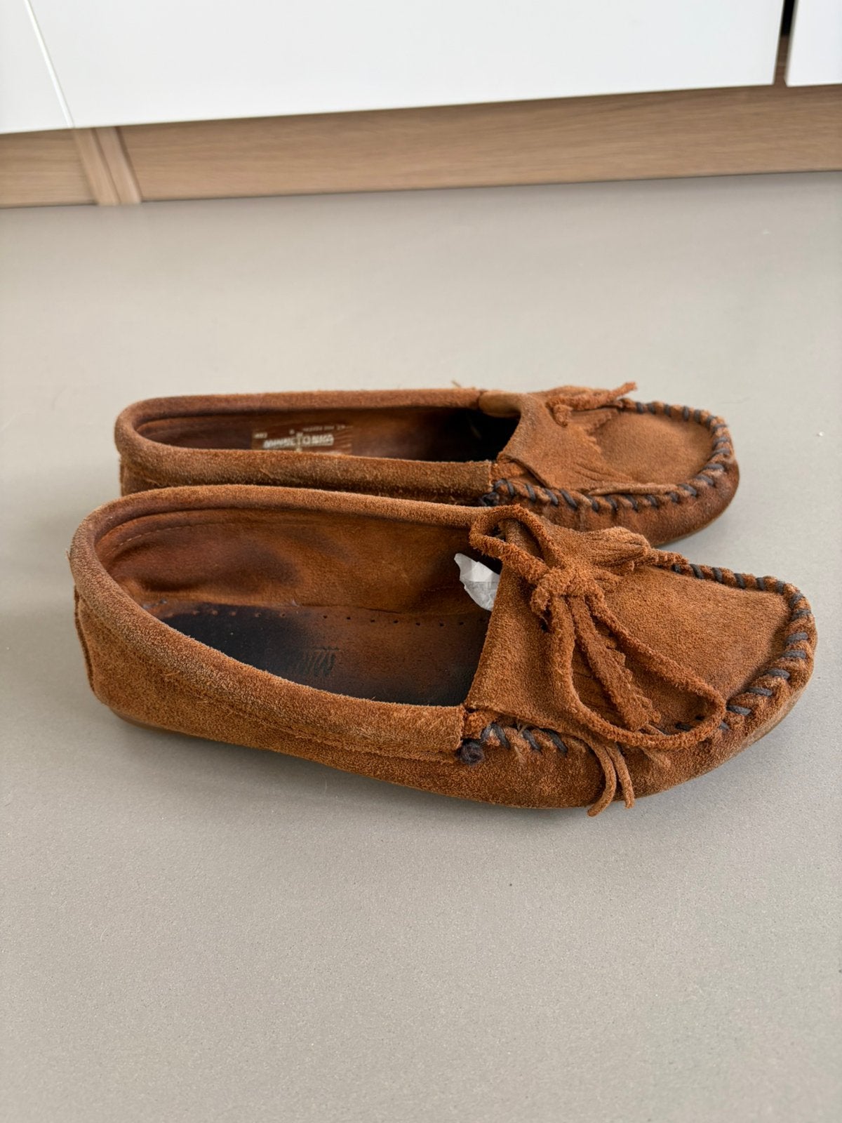 Minnetonka’s maat 38, Bruin, Ophalen of Verzenden, Espadrilles of Moccasins, Gedragen
