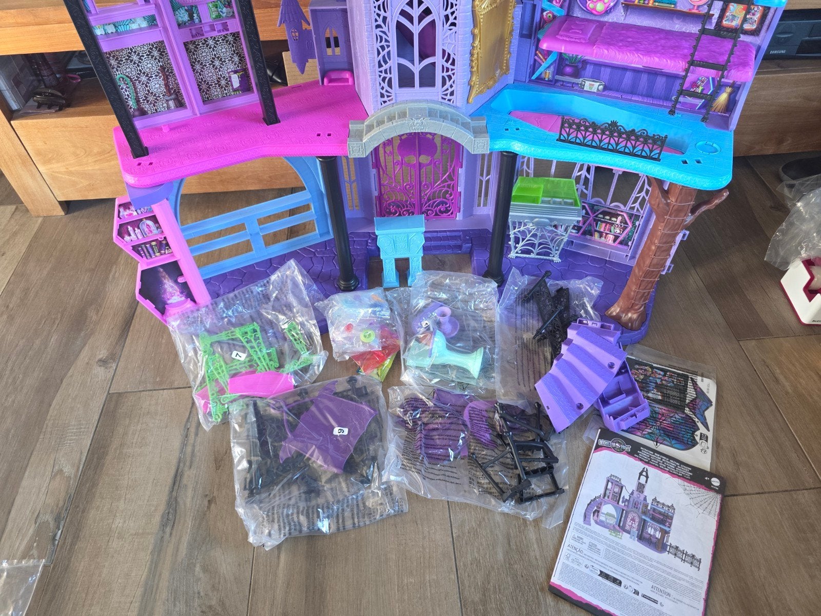 Monster High Haunted High School Poppenhuis - Nieuwstaat, Ophalen, Zo goed als nieuw, Poppenhuis