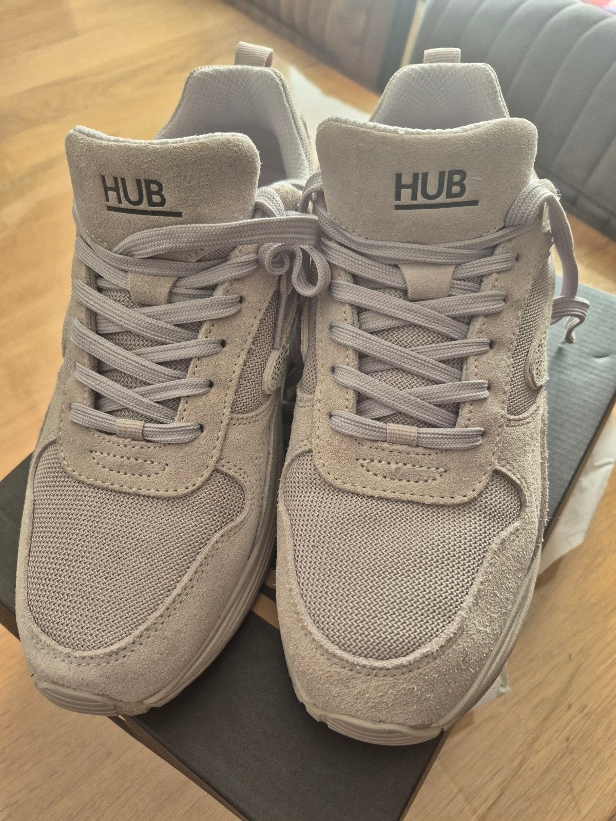 nieuwe sneakers merk HUB maat 42, Beige, Nieuw, Ophalen of Verzenden, Sneakers of Gympen