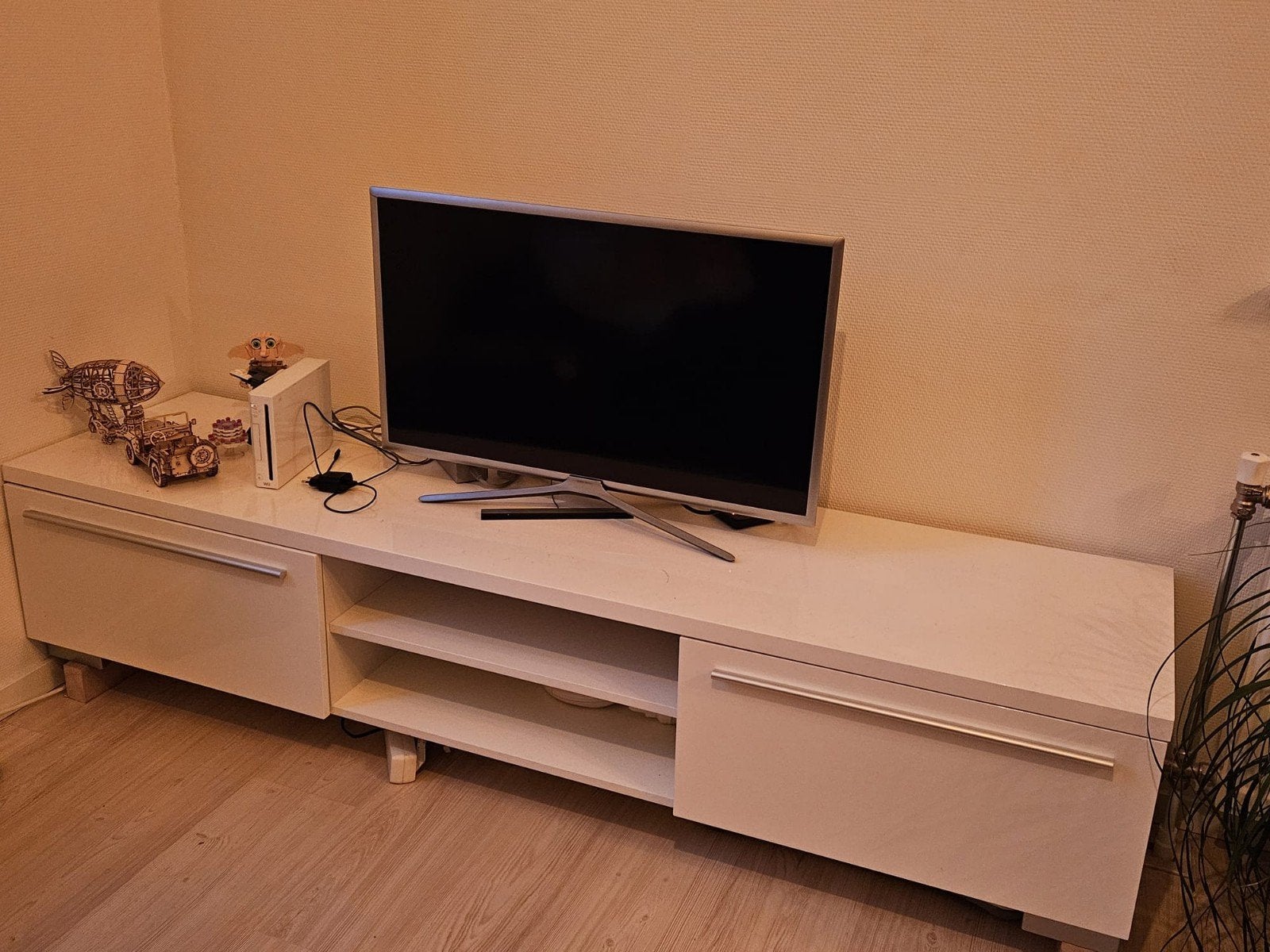 Modern wit tv-meubel met opbergruimte, Ophalen, Gebruikt, 150 tot 200 cm, Minder dan 100 cm