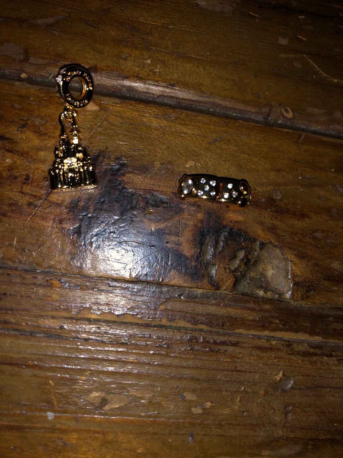Leuke set zilveren Disney bedels: klip en kasteel, Overige merken, Gebruikt, Ophalen of Verzenden, 2 of 3 bedels