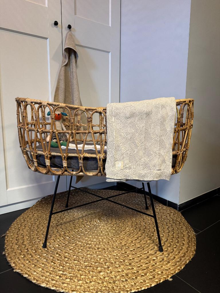 Rotan wieg, Ophalen, Zo goed als nieuw, Wieg