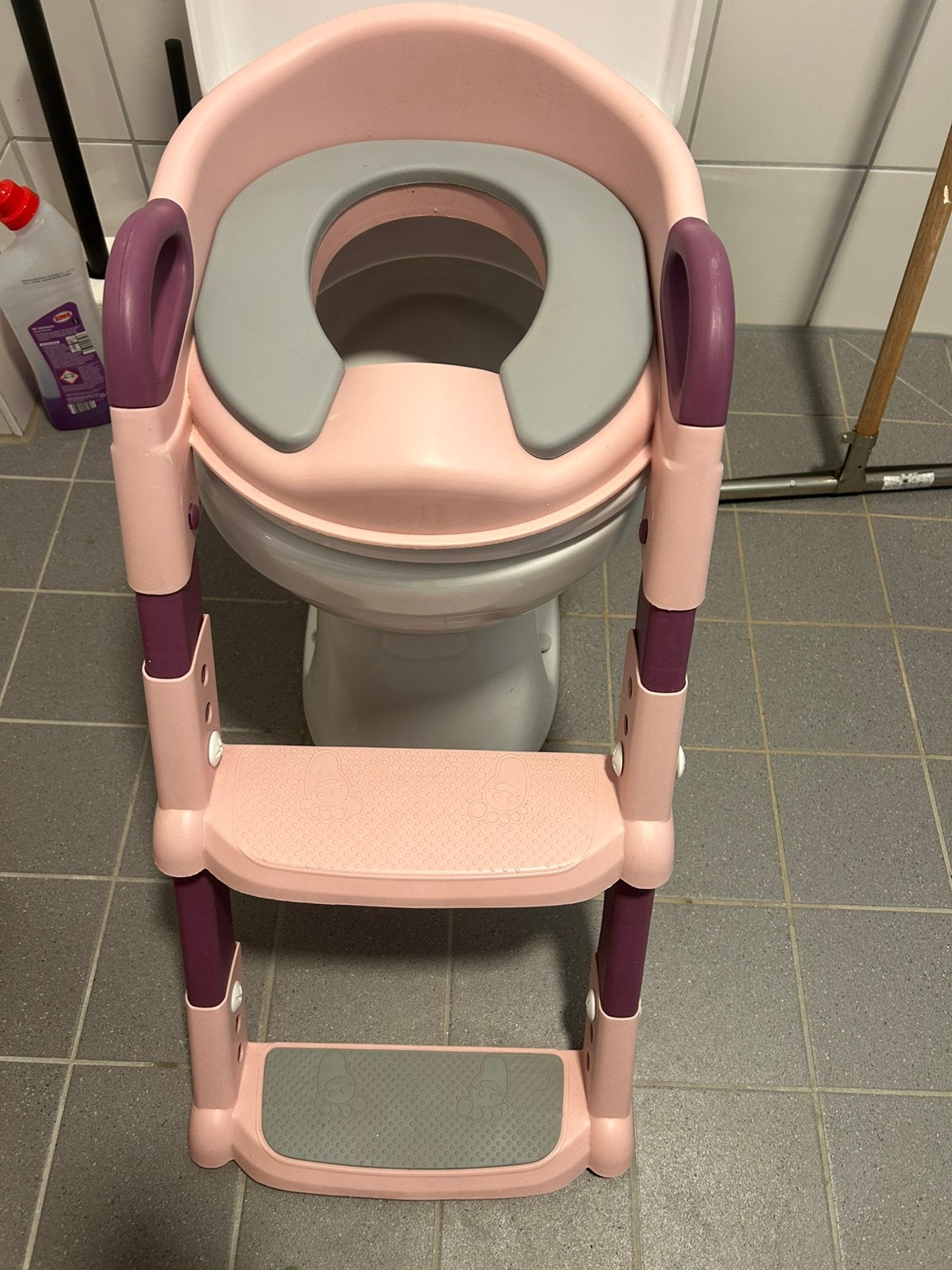 Wc verkleiner met trapje, Ophalen, Zo goed als nieuw
