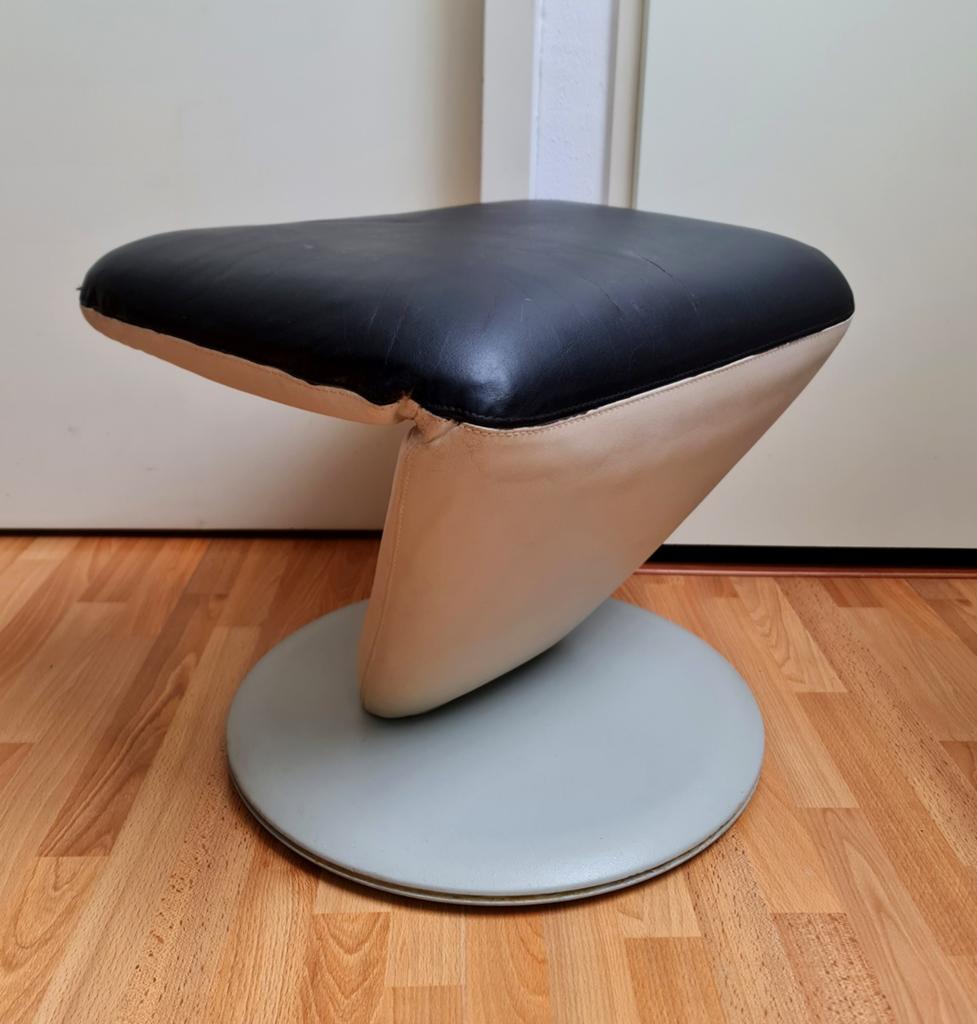 Leolux kruk poef voetenbank leer zwart beige grijs uniek, Ophalen, Gebruikt, Hout