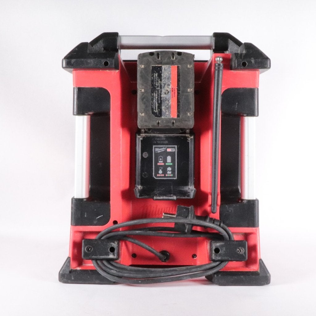 Milwaukee M18 RC-0 18V Li-Ion Accu Bouwradio Met Laadfunctie, Milwaukee, Nieuw, Support@milwaukee.com, Milwaukee Electric Tool Corporation, 13135 W. 
Lisbon Road, Brookfield, WI 53005
USA