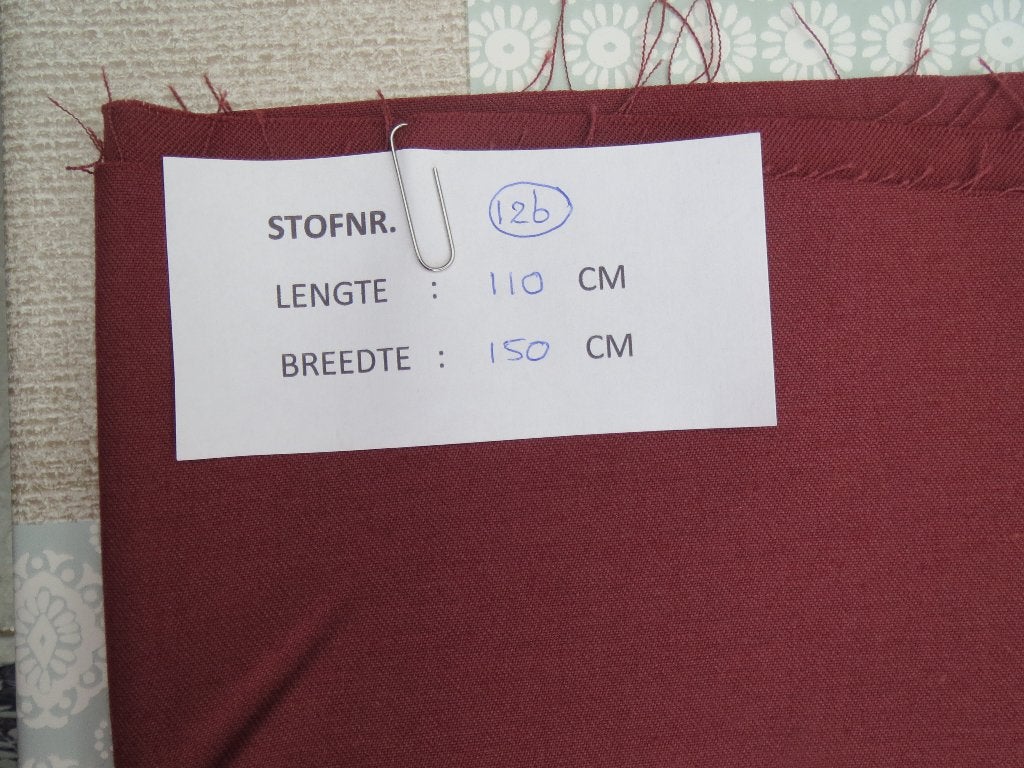Lap stof bordeaux rood voor o.a. het maken van een rok, 120 cm of meer, Nieuw, Ophalen of Verzenden, Katoen