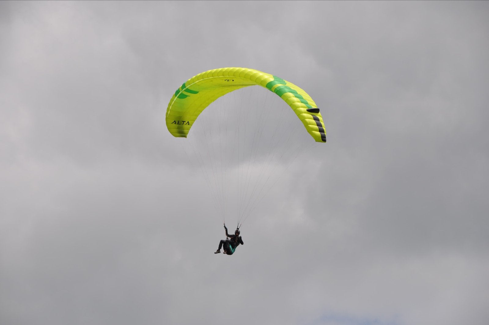 Ozone Alta L (95-115kg) paraglider - Zo goed als nieuw, Ophalen, Zo goed als nieuw