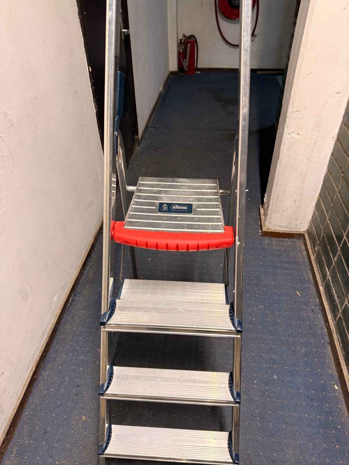 Altrex Double Decker D 304 huishoudtrap, Gebruikt, Trap, Ophalen of Verzenden, Opvouwbaar of Inschuifbaar